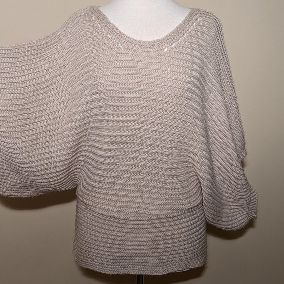 Koby Knit Cream Relaxed Sweater. Medium size. - Picture 4 of 14